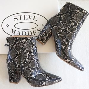 NIB Steve Madden Retrograde Snake Skin Booties